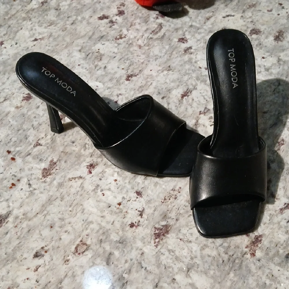 TOP Moda Women's Sleek Black Heels - Picture 1 of 1